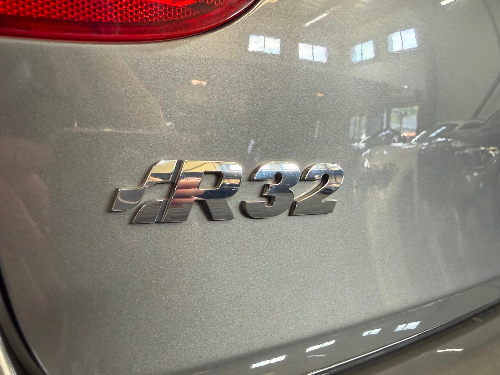 Volkswagen Golf R32 4Motion DSG — photo 22