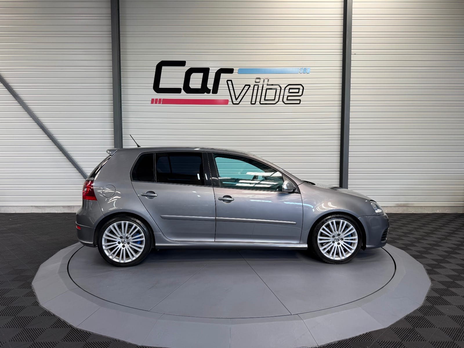 Volkswagen Golf R32 4Motion DSG — photo 3