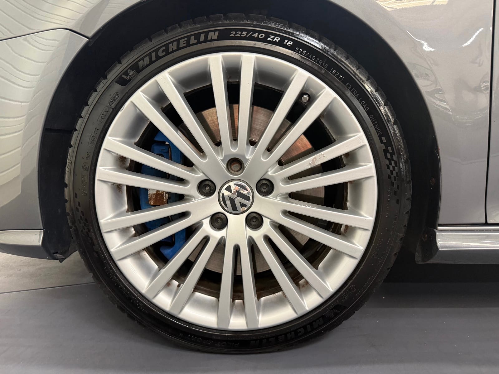 Volkswagen Golf R32 4Motion DSG — photo 24