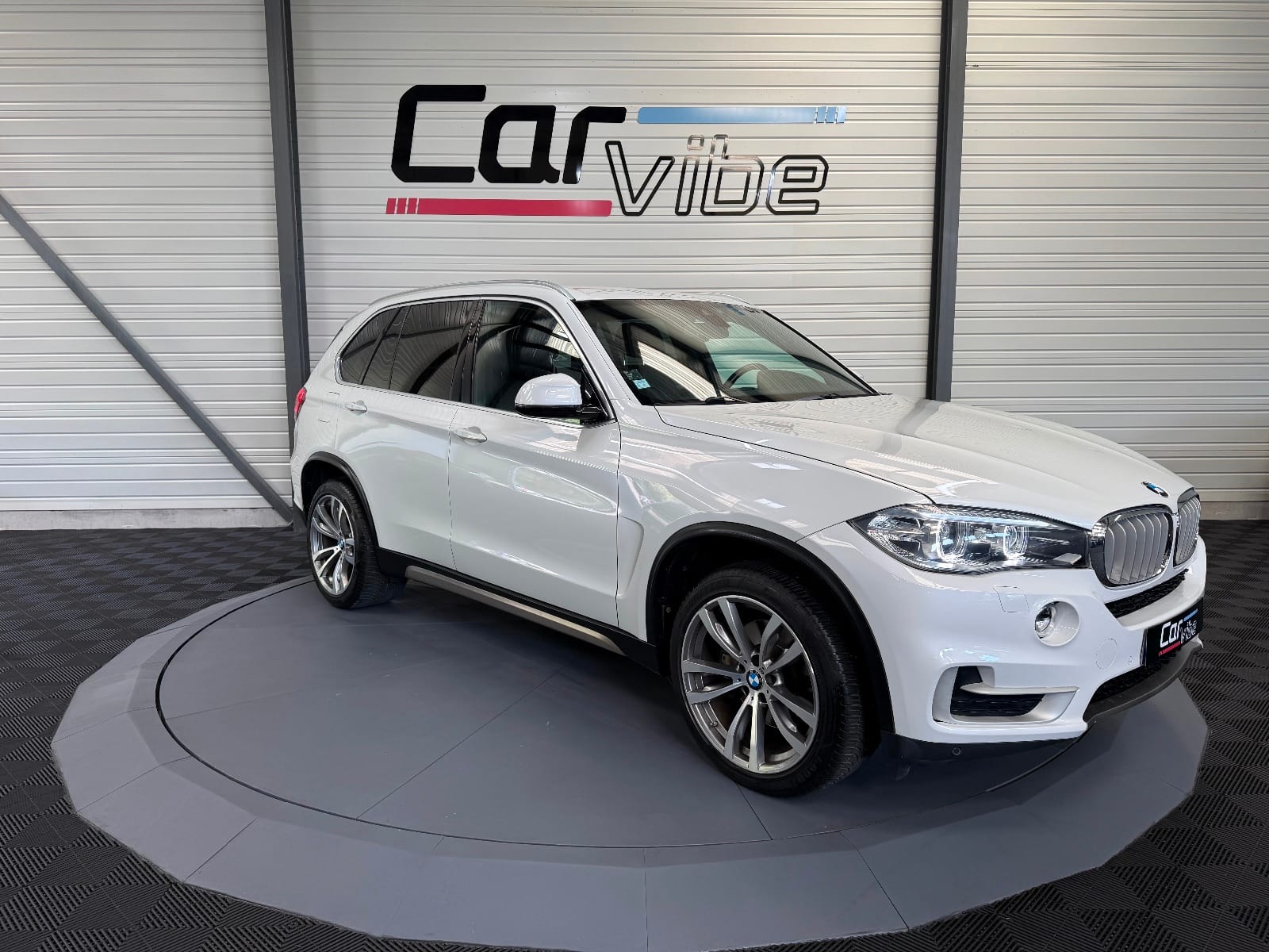 BMW X5 Lounge Plus A — photo 1