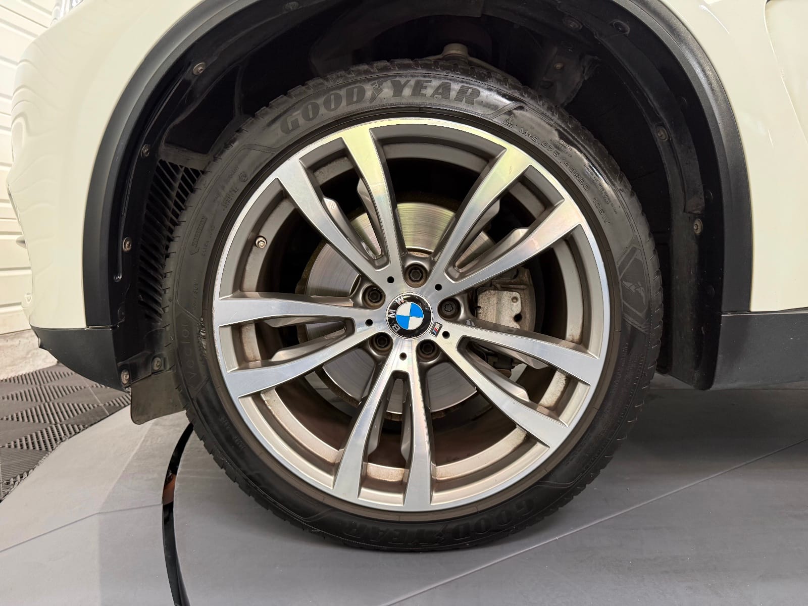 BMW X5 Lounge Plus A — photo 23