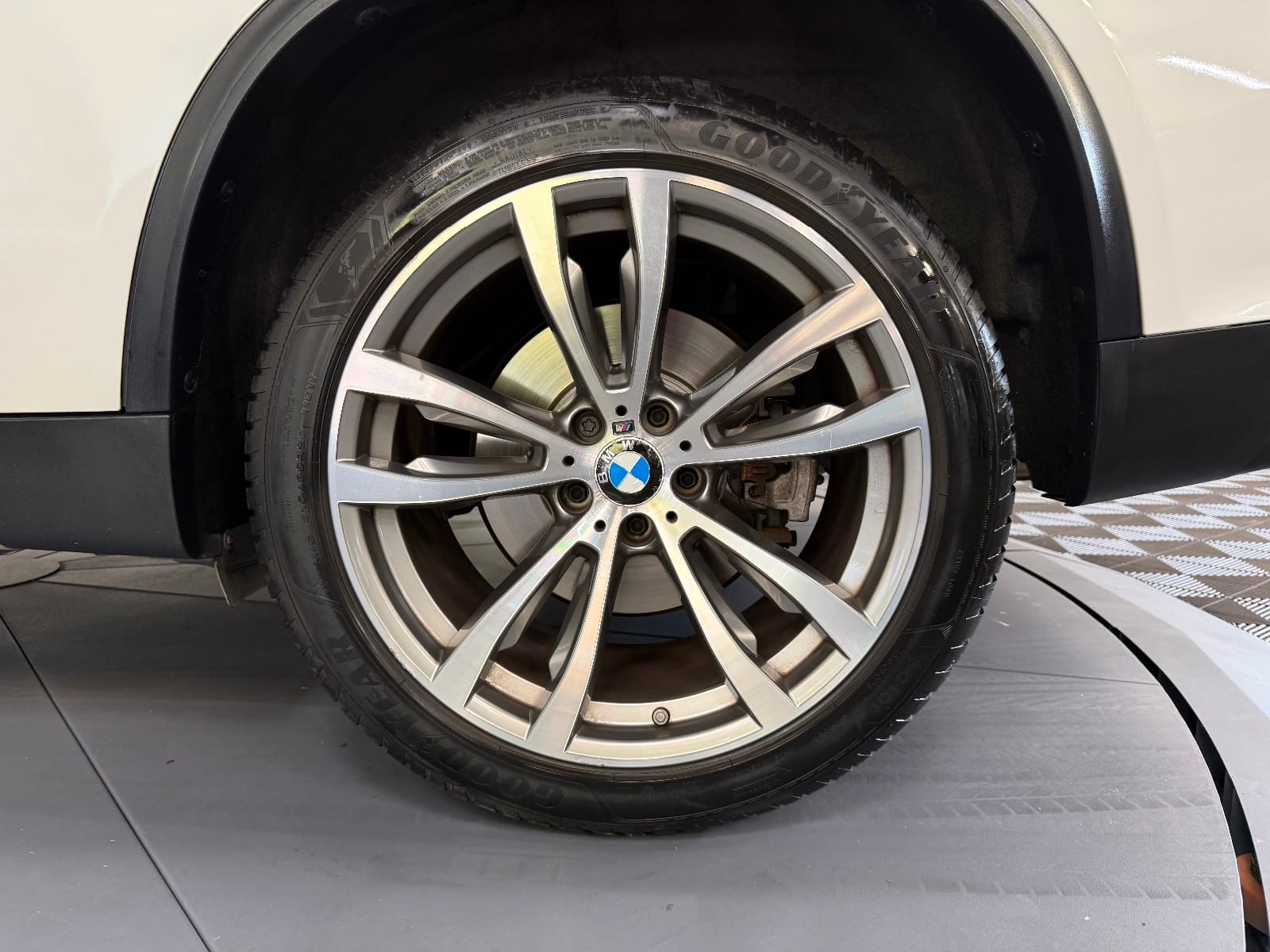 BMW X5 Lounge Plus A — photo 24