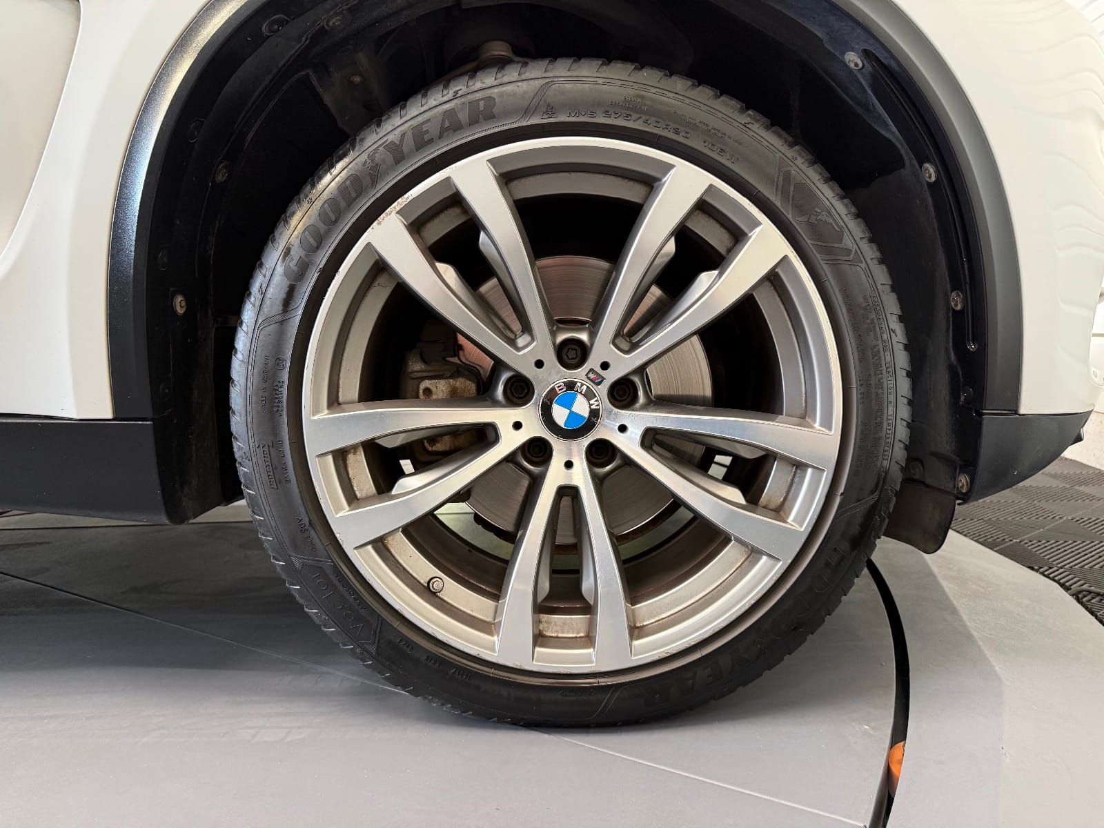BMW X5 Lounge Plus A — photo 26
