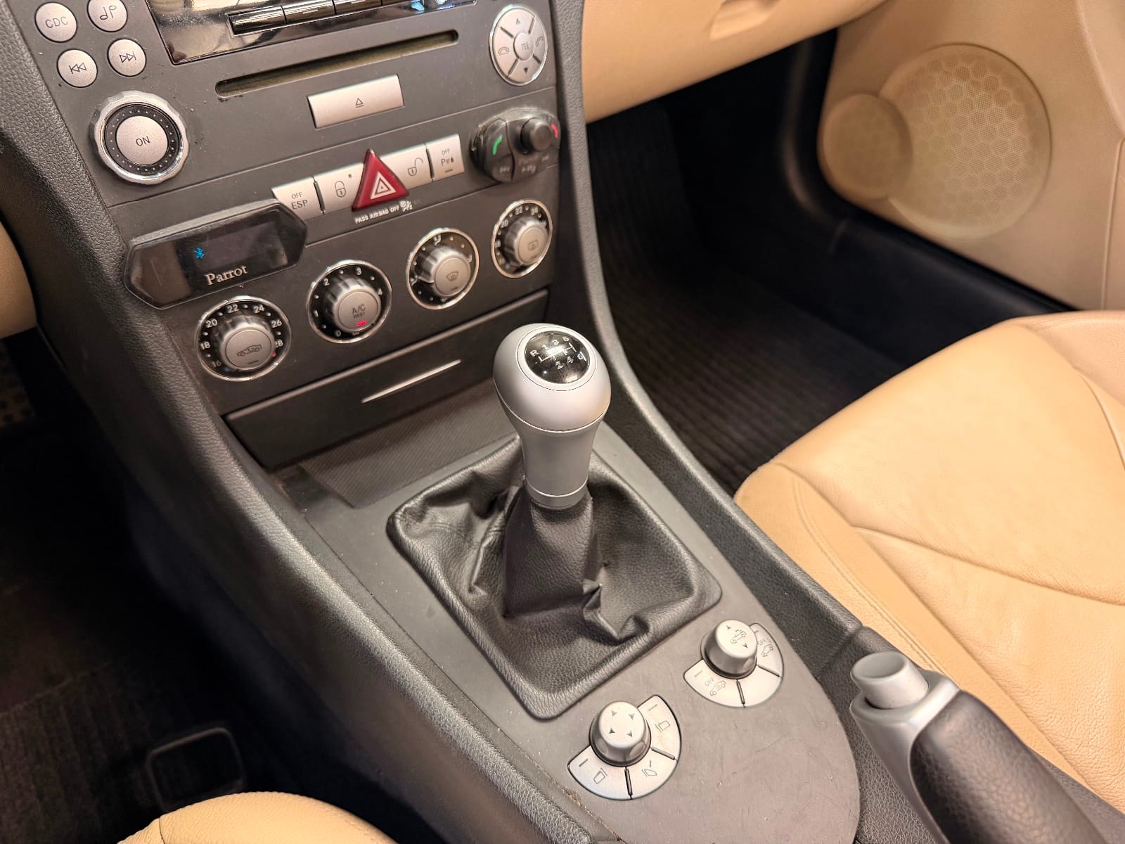 Mercedes-Benz SLK — photo 17