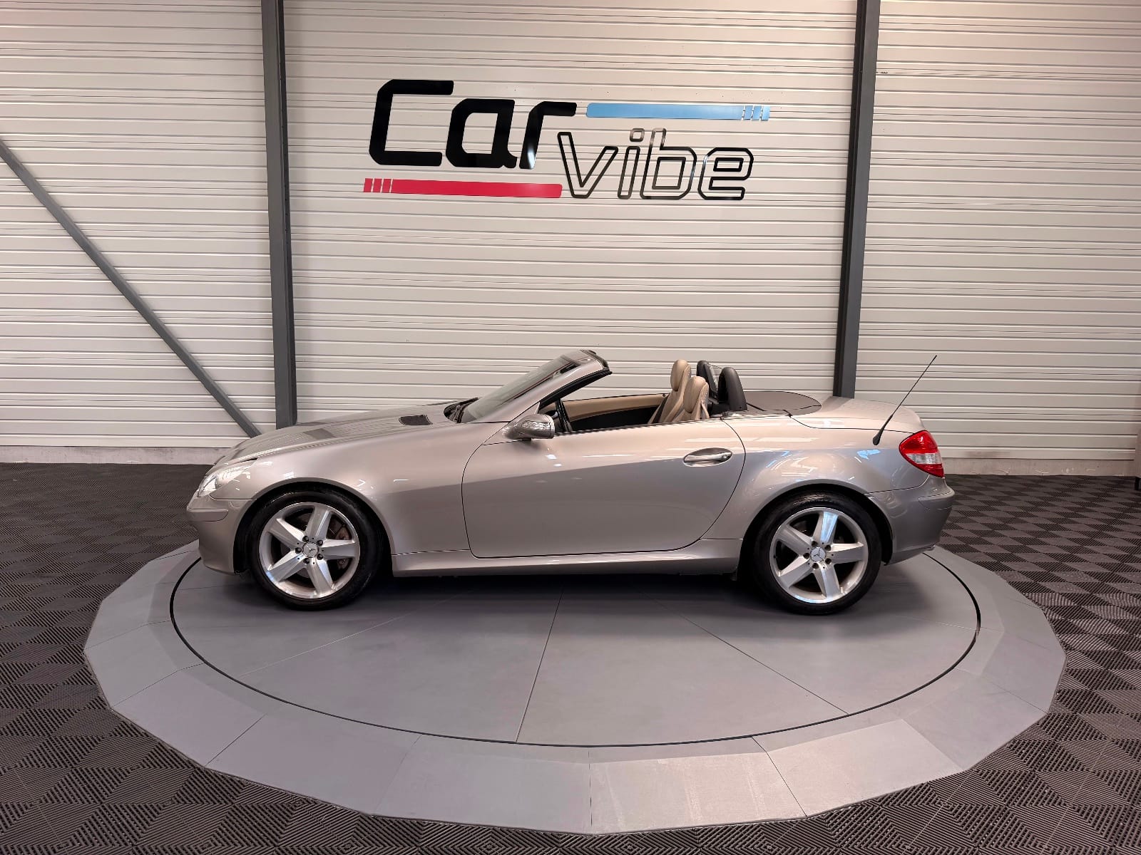 Mercedes-Benz SLK — photo 7