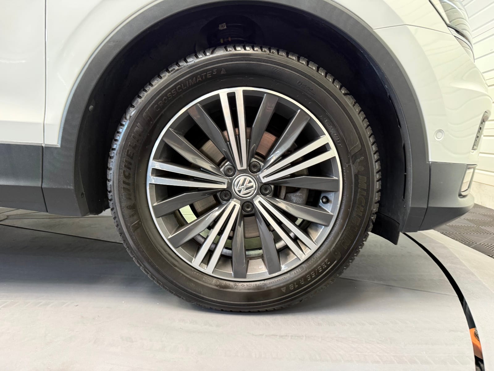 Volkswagen Tiguan Allspace Carat Exclusive — photo 28
