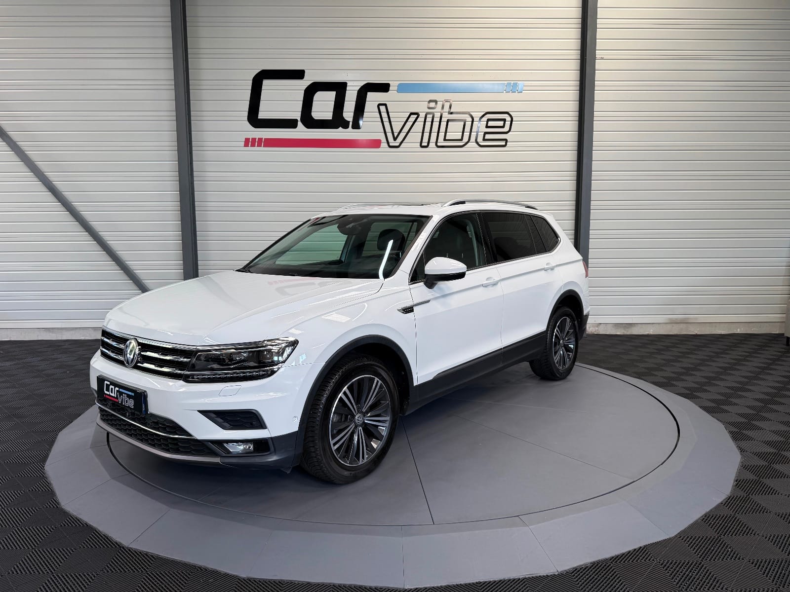 Volkswagen Tiguan Allspace Carat Exclusive — photo 8