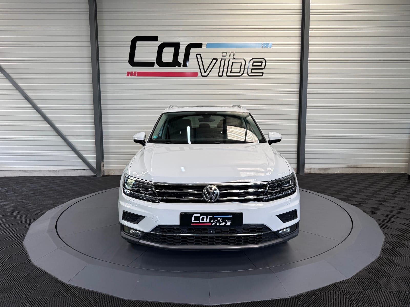 Volkswagen Tiguan Allspace Carat Exclusive — photo 9
