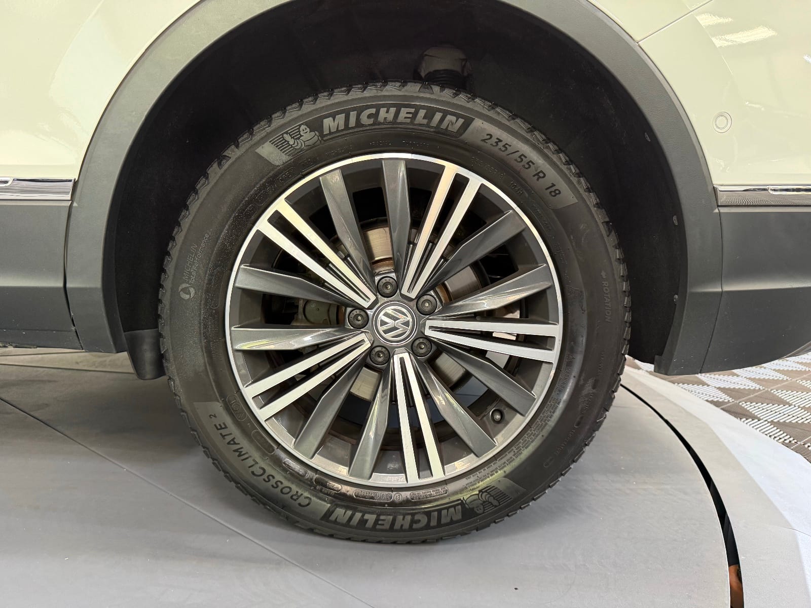 Volkswagen Tiguan Allspace Carat Exclusive — photo 26