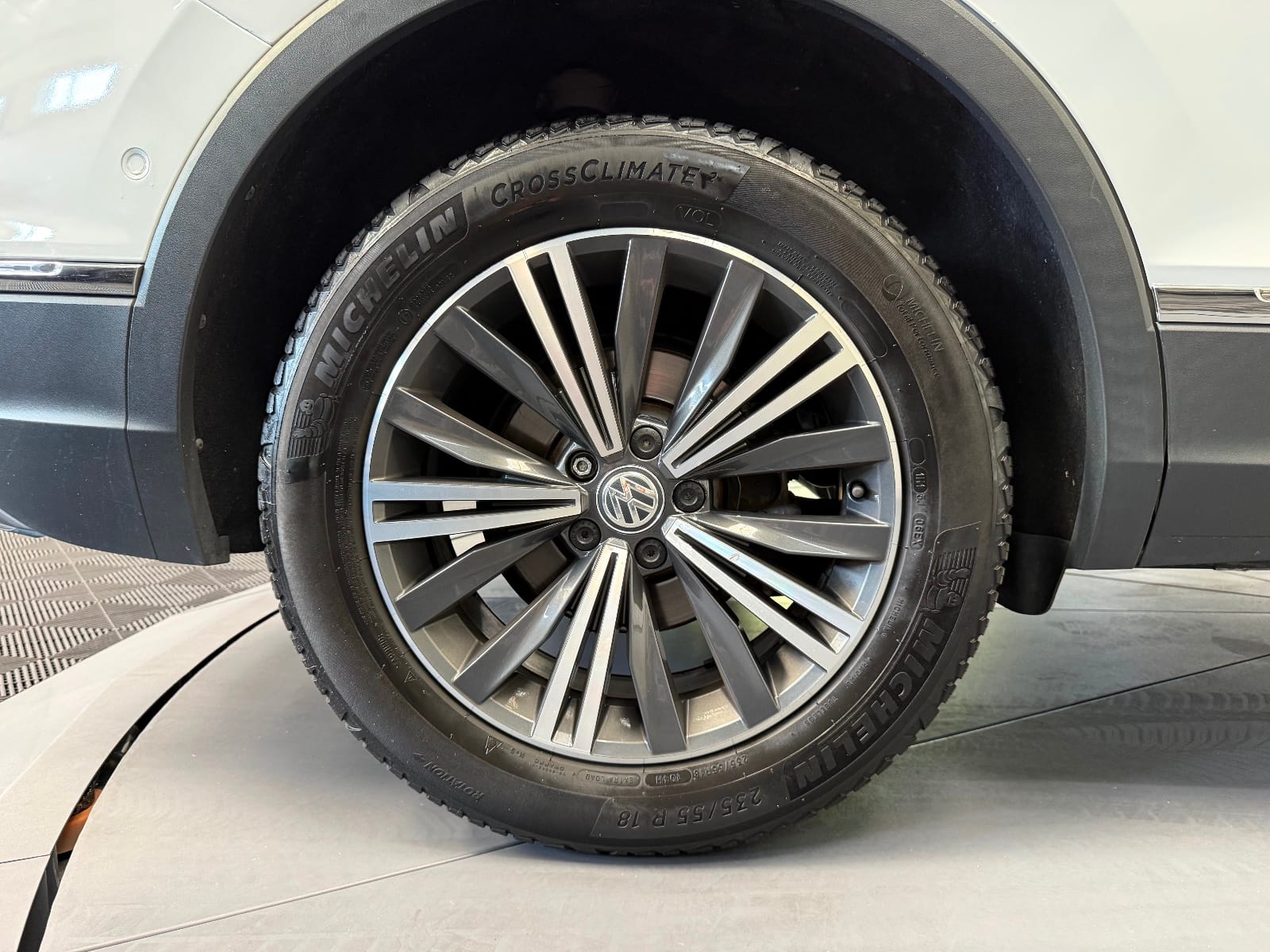 Volkswagen Tiguan Allspace Carat Exclusive — photo 27