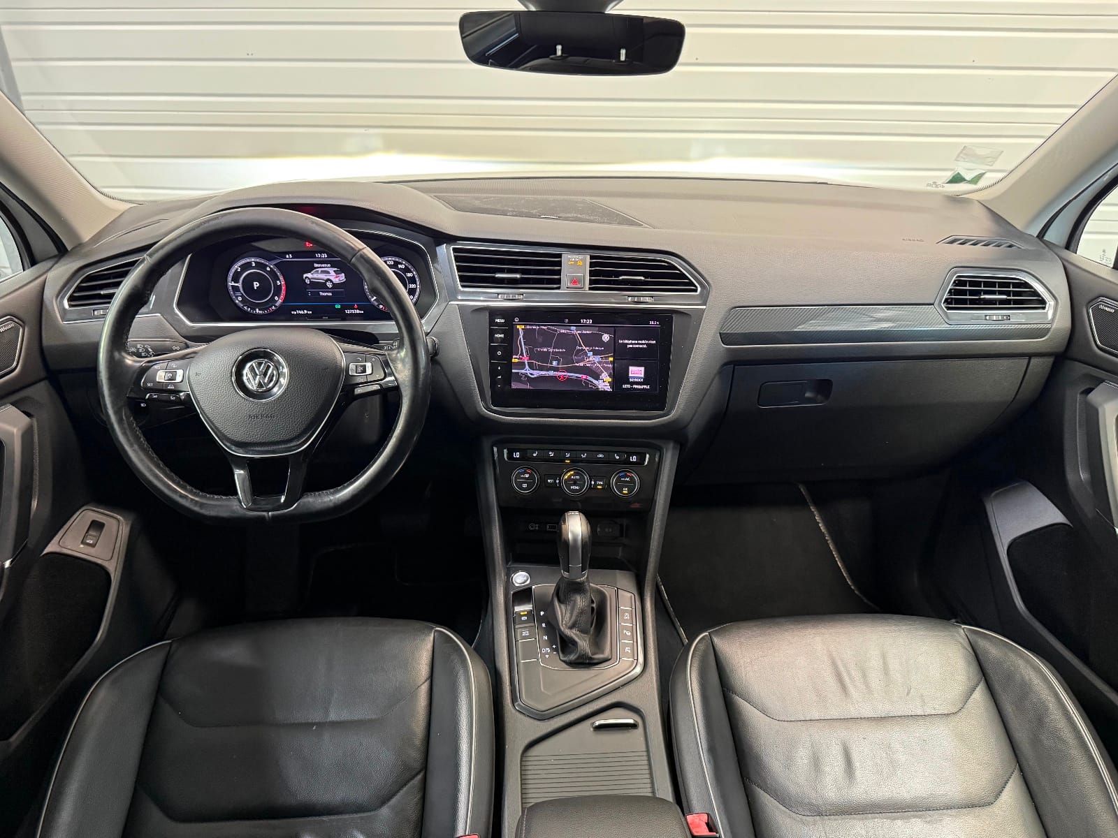 Volkswagen Tiguan Allspace Carat Exclusive — photo 2
