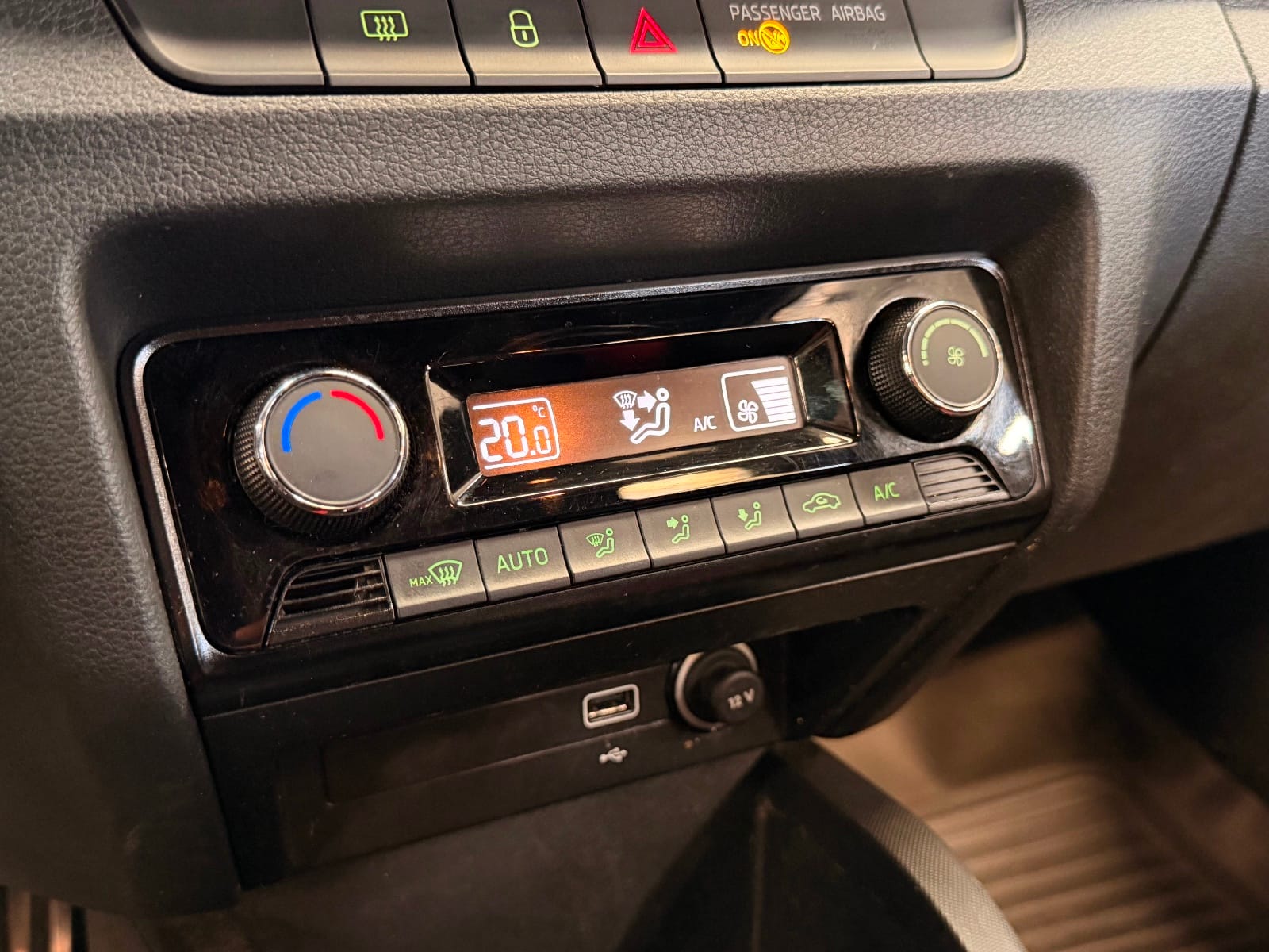 Škoda Fabia Monte-Carlo — photo 20