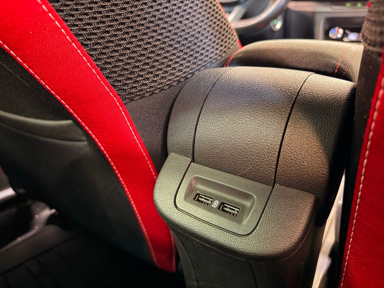 Škoda Fabia Monte-Carlo — photo 19