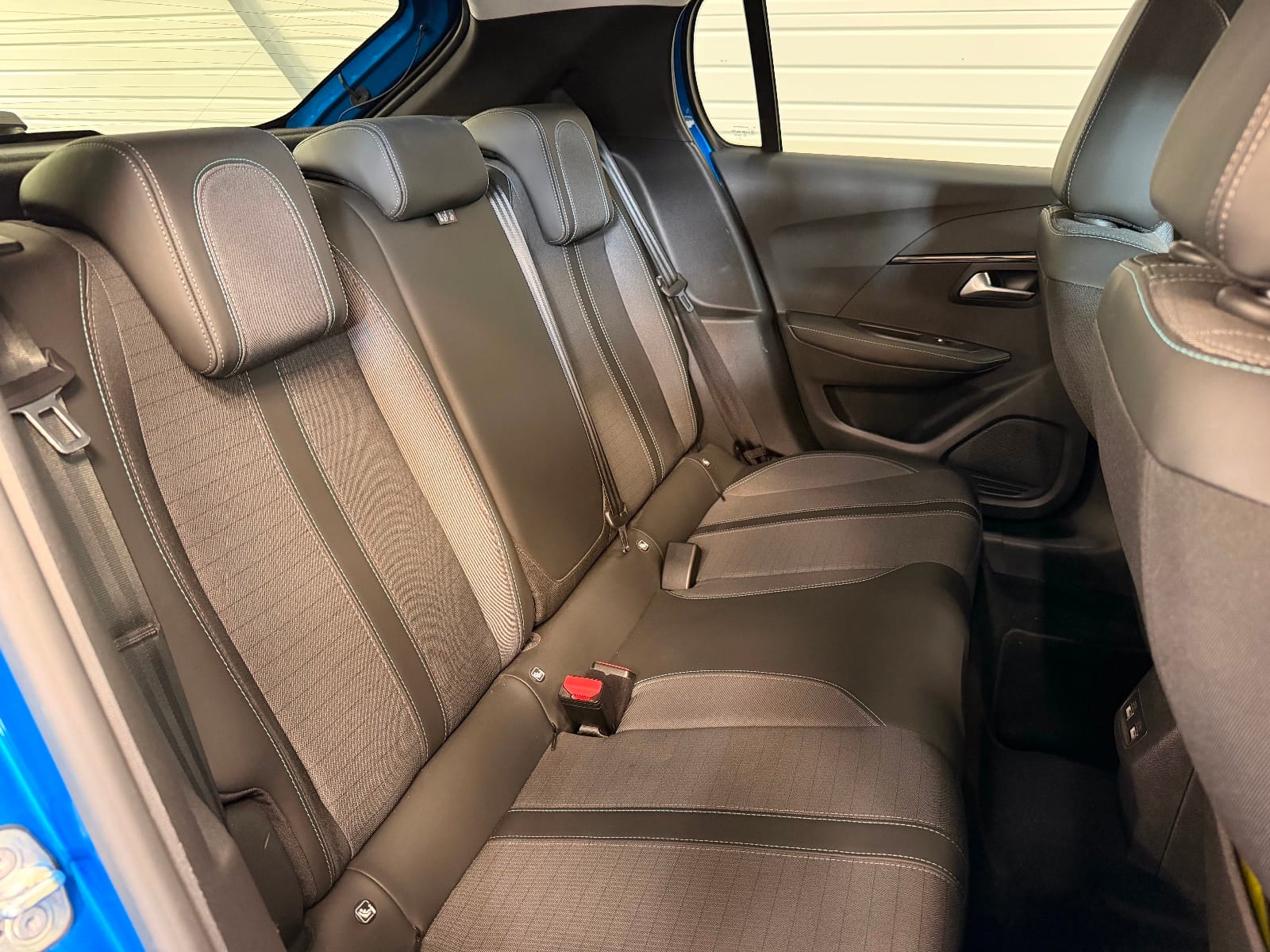 Peugeot 208 Allure Pack — photo 18