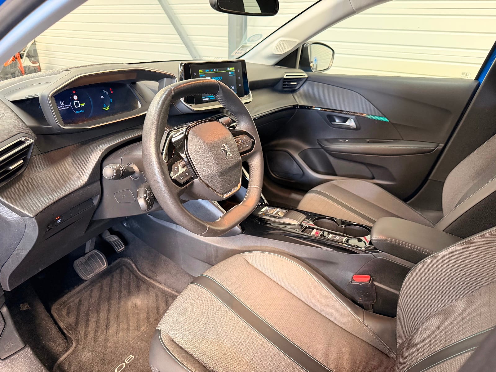Peugeot 208 Allure Pack — photo 10