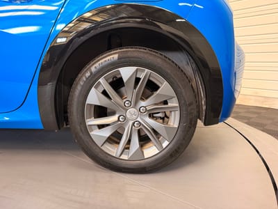 Peugeot 208 Allure Pack — photo 24