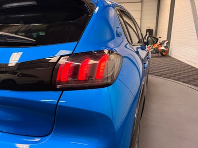 Peugeot 208 Allure Pack — photo 22