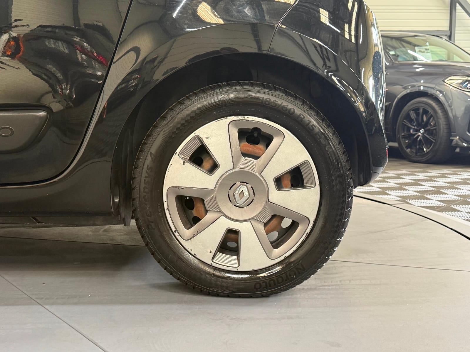 Renault Twingo III Zen EDC — photo 21