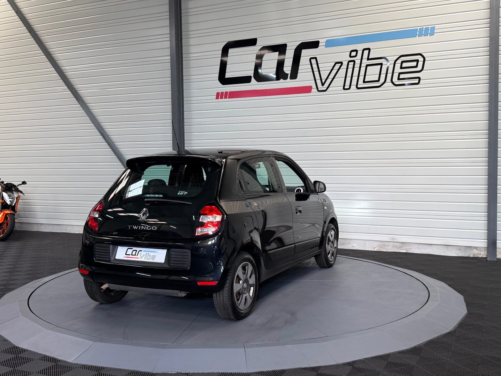 Renault Twingo III Zen EDC — photo 22