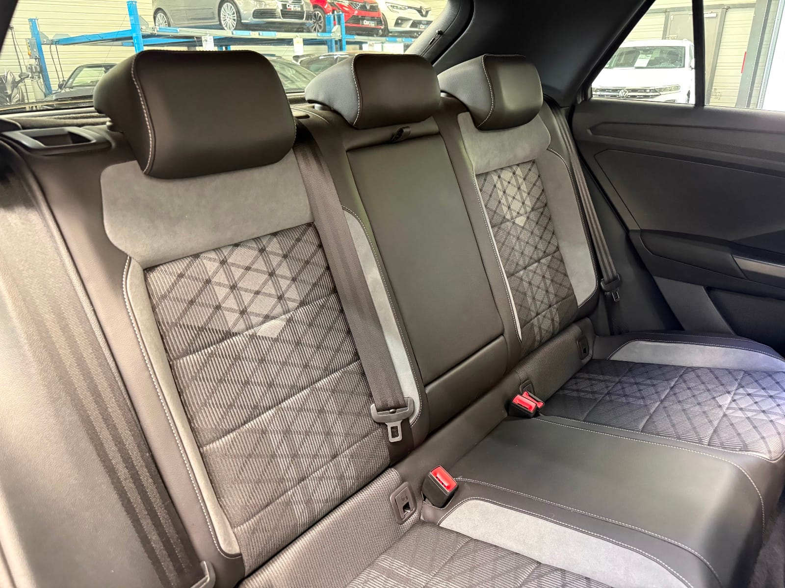 Volkswagen T-roc 1.5 TSI EVO 150 Start/stop DSG7 R-line — photo 18