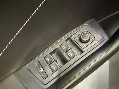 Volkswagen T-roc 1.5 TSI EVO 150 Start/stop DSG7 R-line — photo 29
