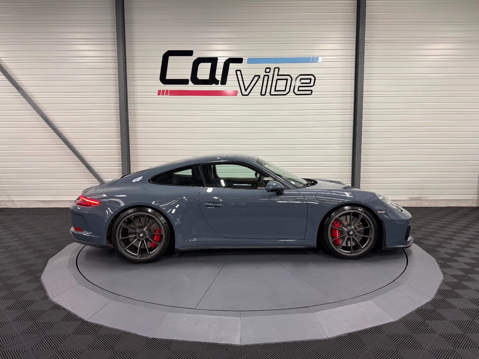 Porsche 911 GT3 Touring 991.2 4.0 500 CH — photo 3
