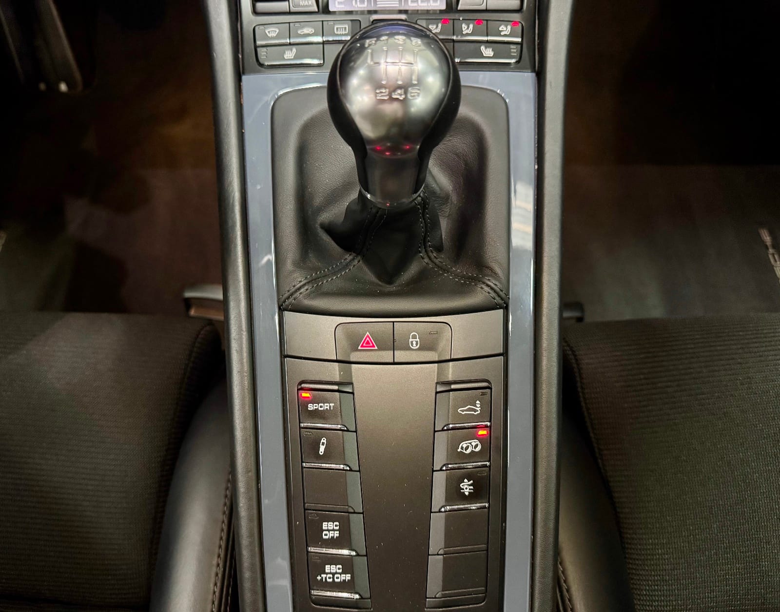 Porsche 911 GT3 Touring 991.2 4.0 500 CH — photo 18