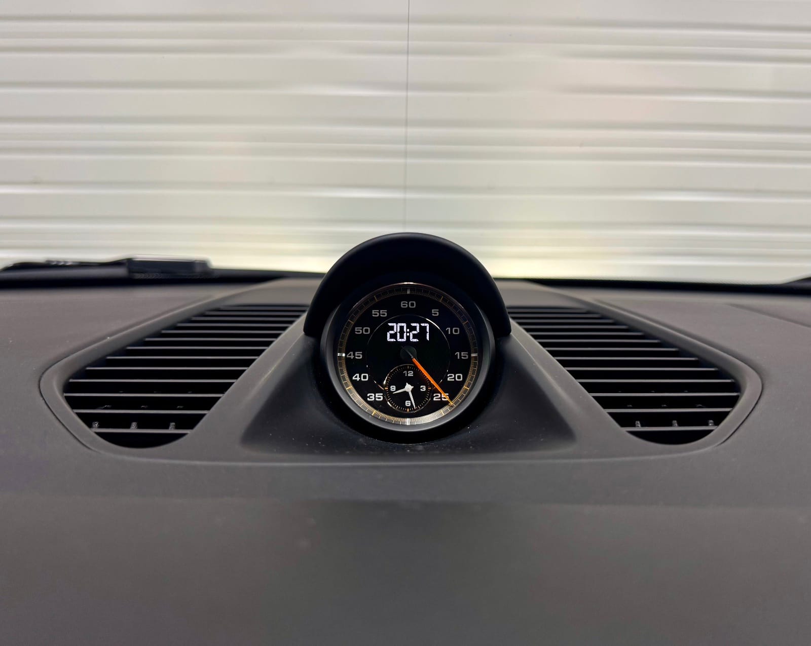 Porsche 911 GT3 Touring 991.2 4.0 500 CH — photo 23