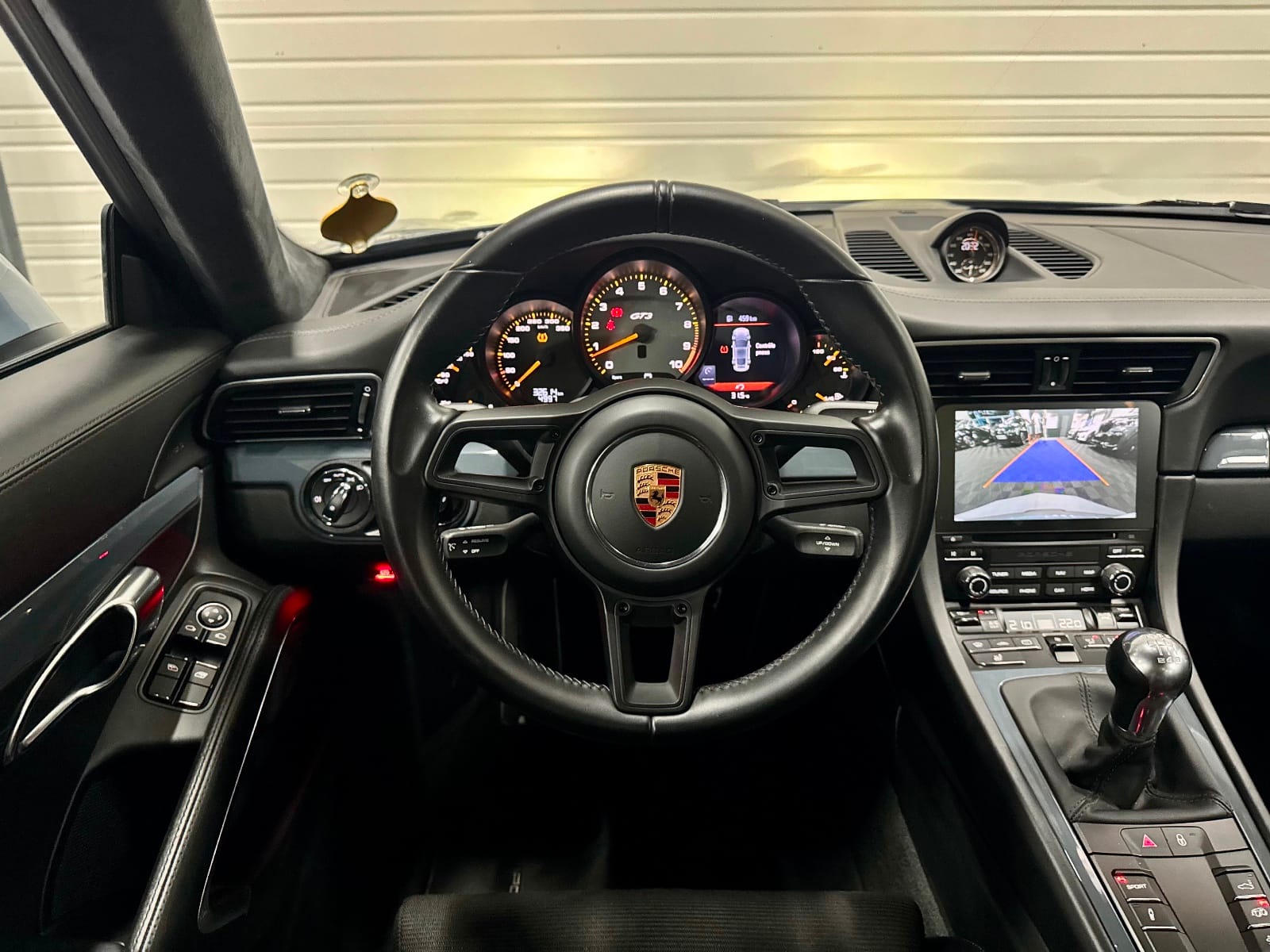 Porsche 911 GT3 Touring 991.2 4.0 500 CH — photo 13