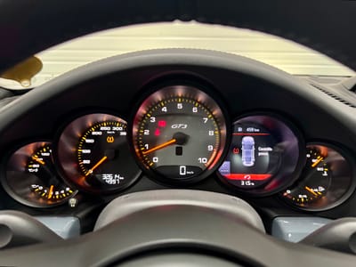 Porsche 911 GT3 Touring 991.2 4.0 500 CH — photo 31