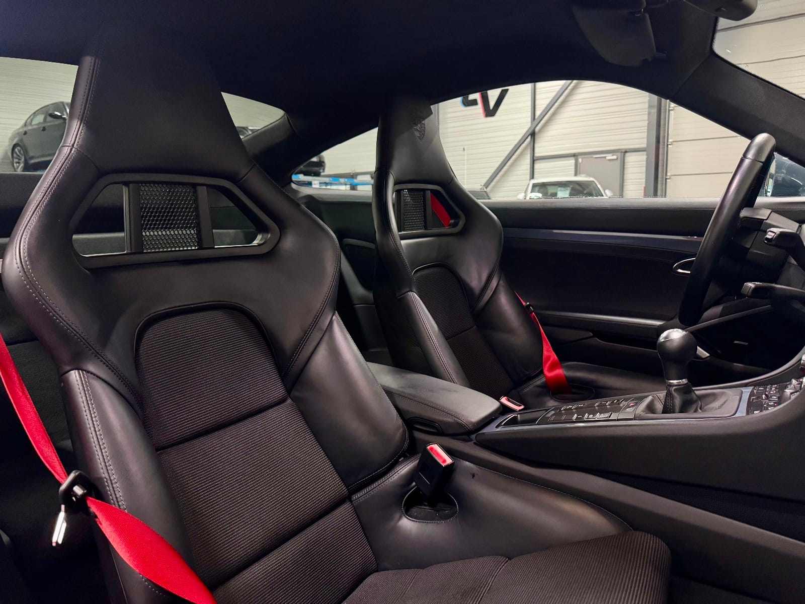 Porsche 911 GT3 Touring 991.2 4.0 500 CH — photo 15
