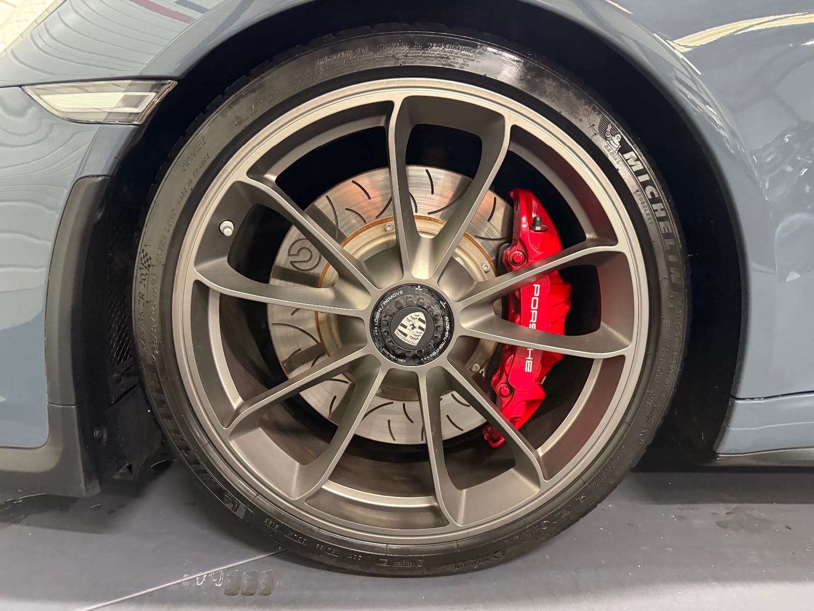 Porsche 911 GT3 Touring 991.2 4.0 500 CH — photo 27