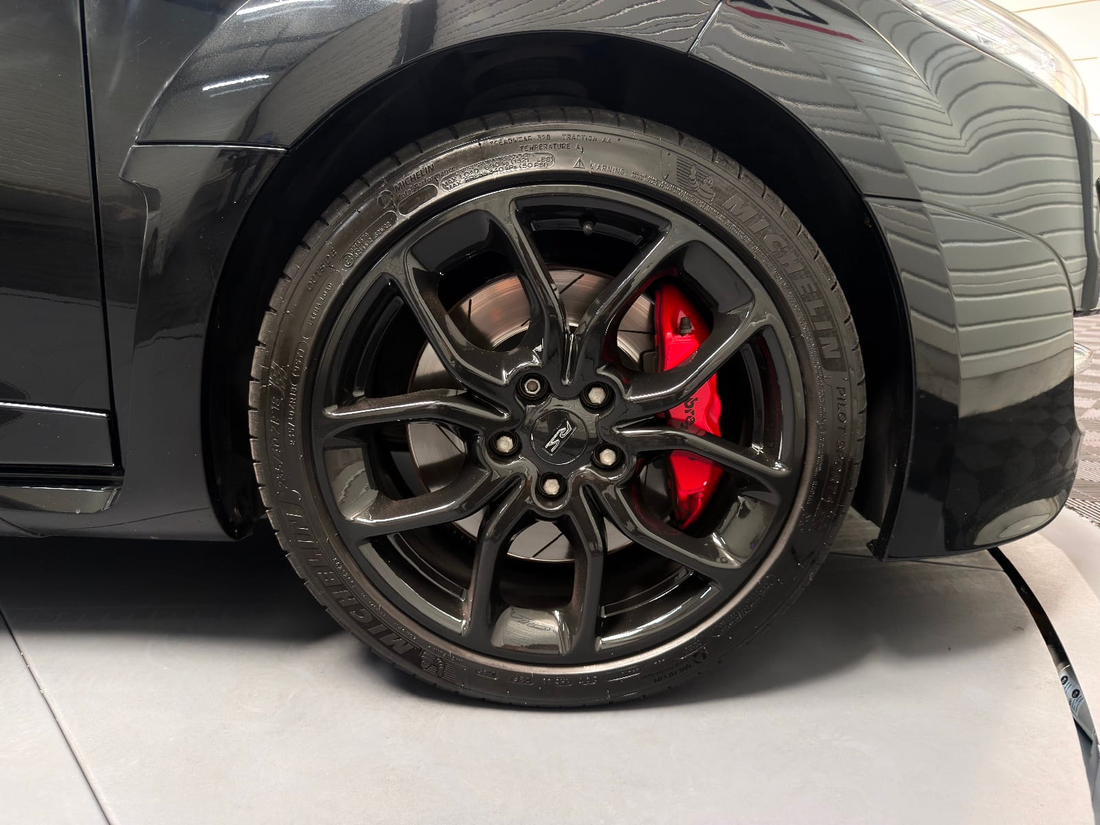Renault Megane III Coupe RS Luxe — photo 25