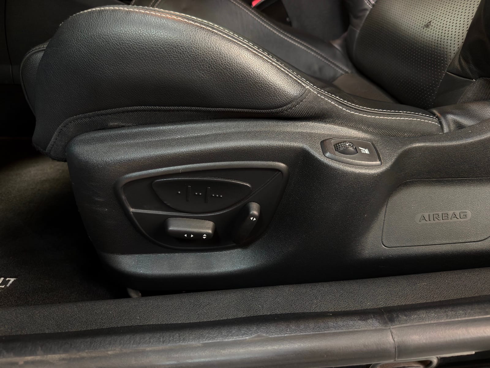 Renault Megane III Coupe RS Luxe — photo 20