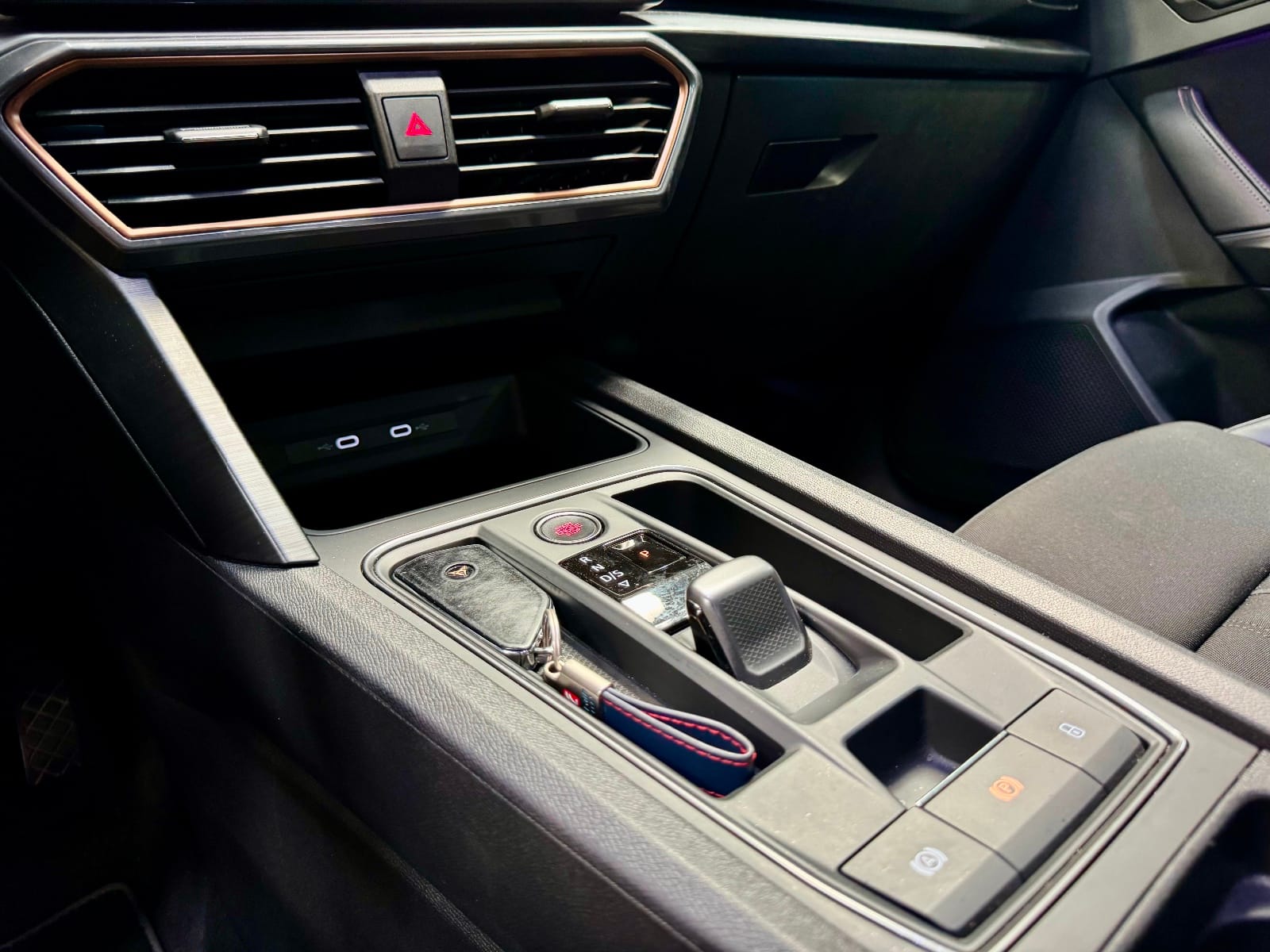 Cupra Formentor V — photo 21