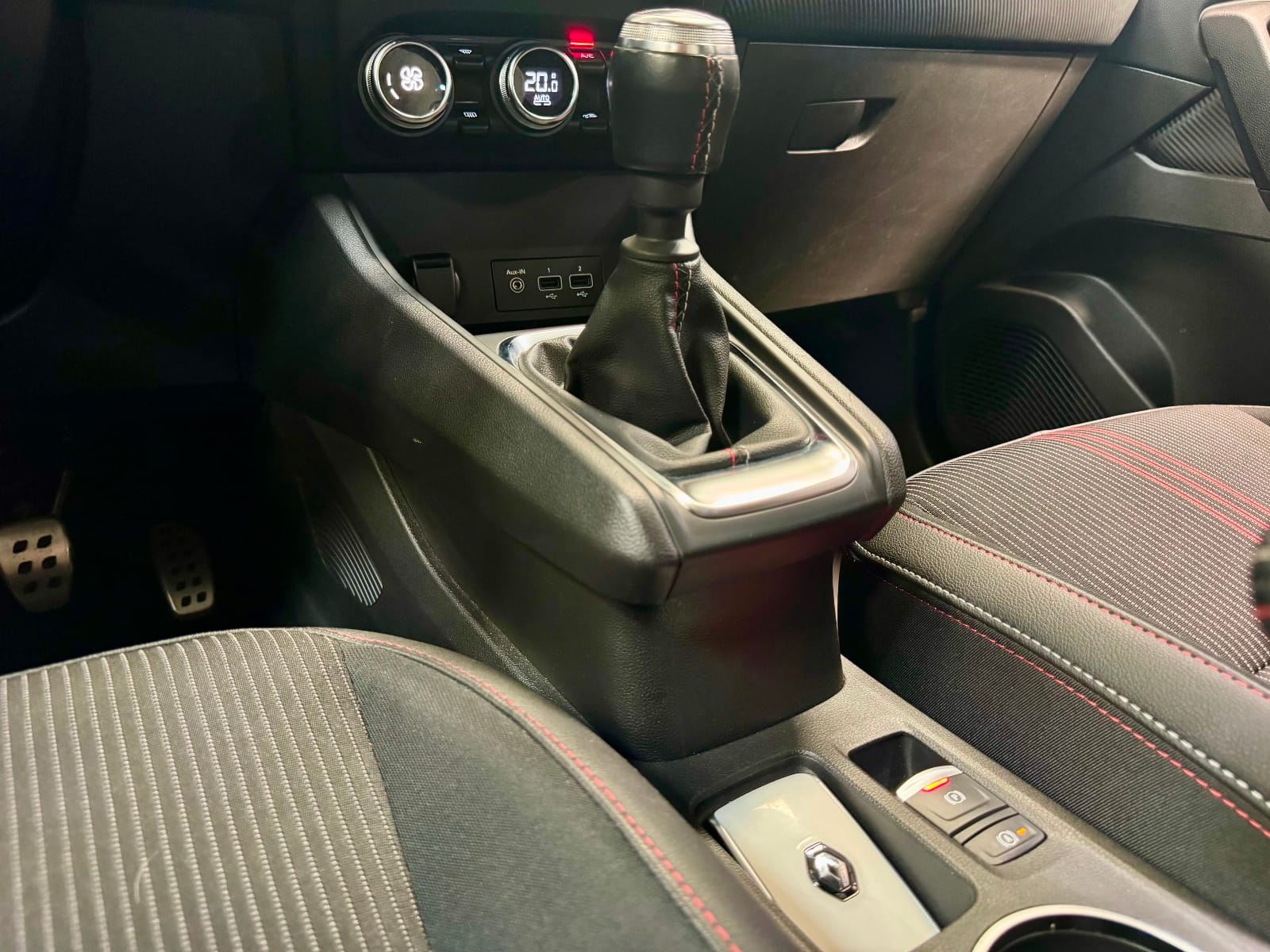 Renault Captur RS LINE — photo 21