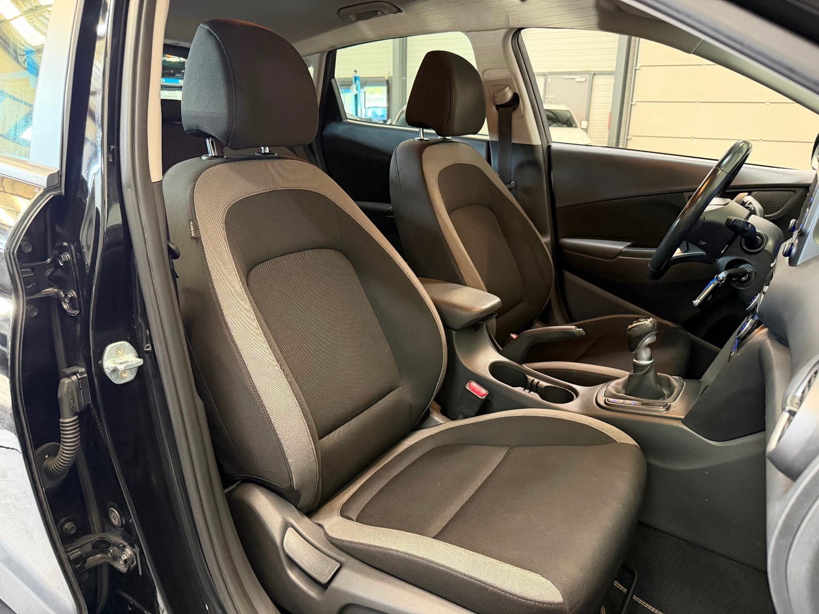 Hyundai Kona Intuitive — photo 13
