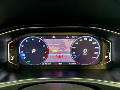 Volkswagen T-roc — photo 16