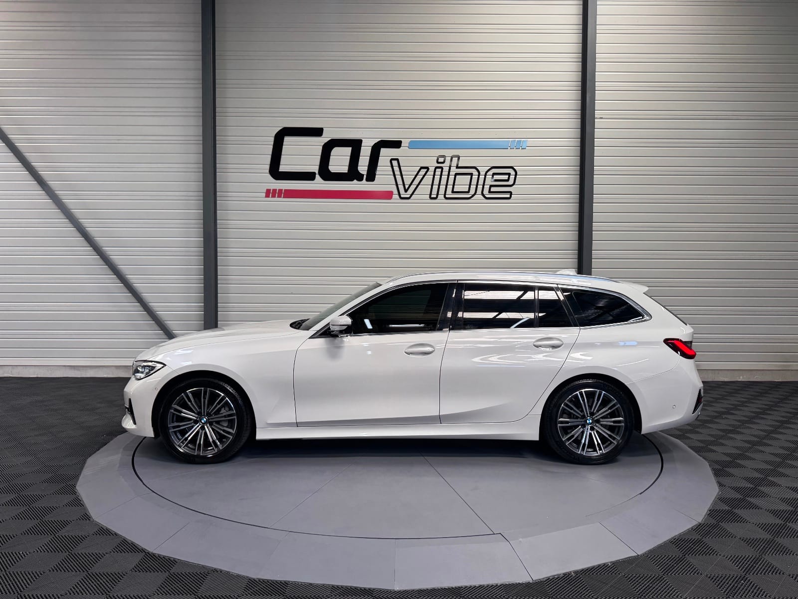 BMW Serie 3 Touring G21 Luxury — photo 6