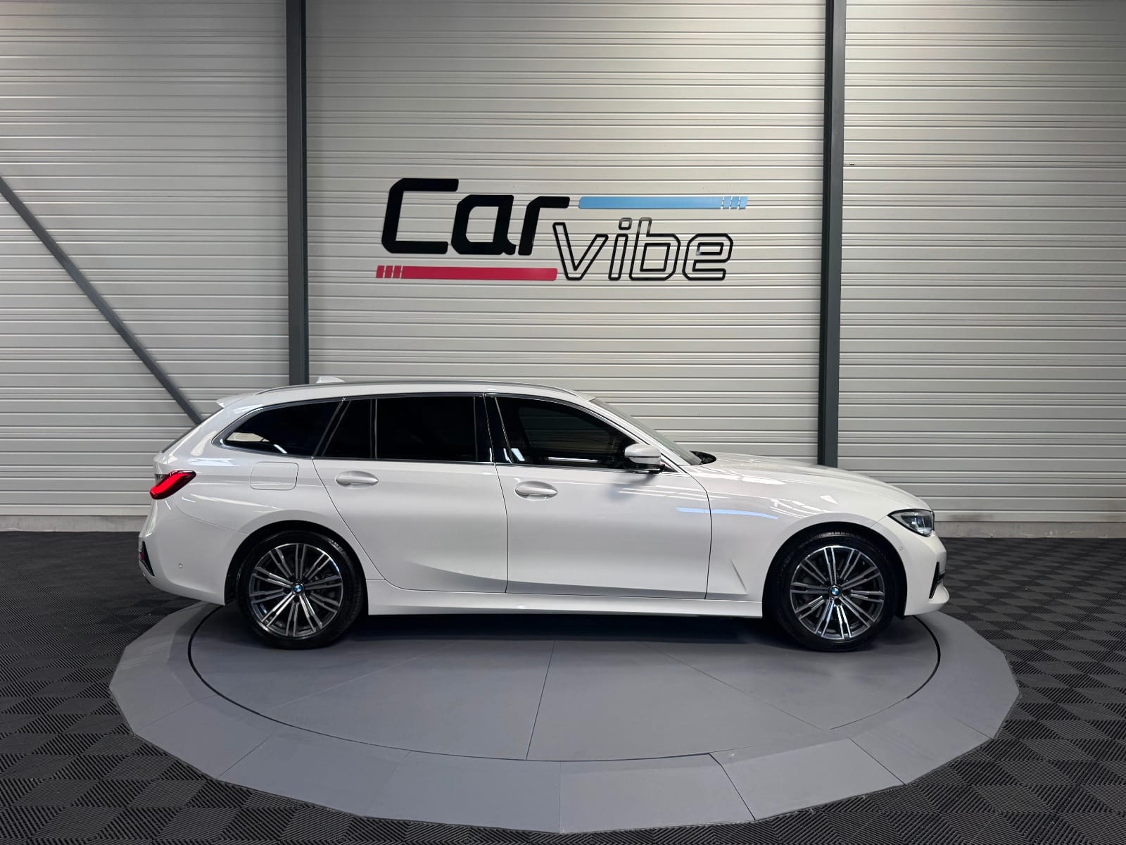 BMW Serie 3 Touring G21 Luxury — photo 9