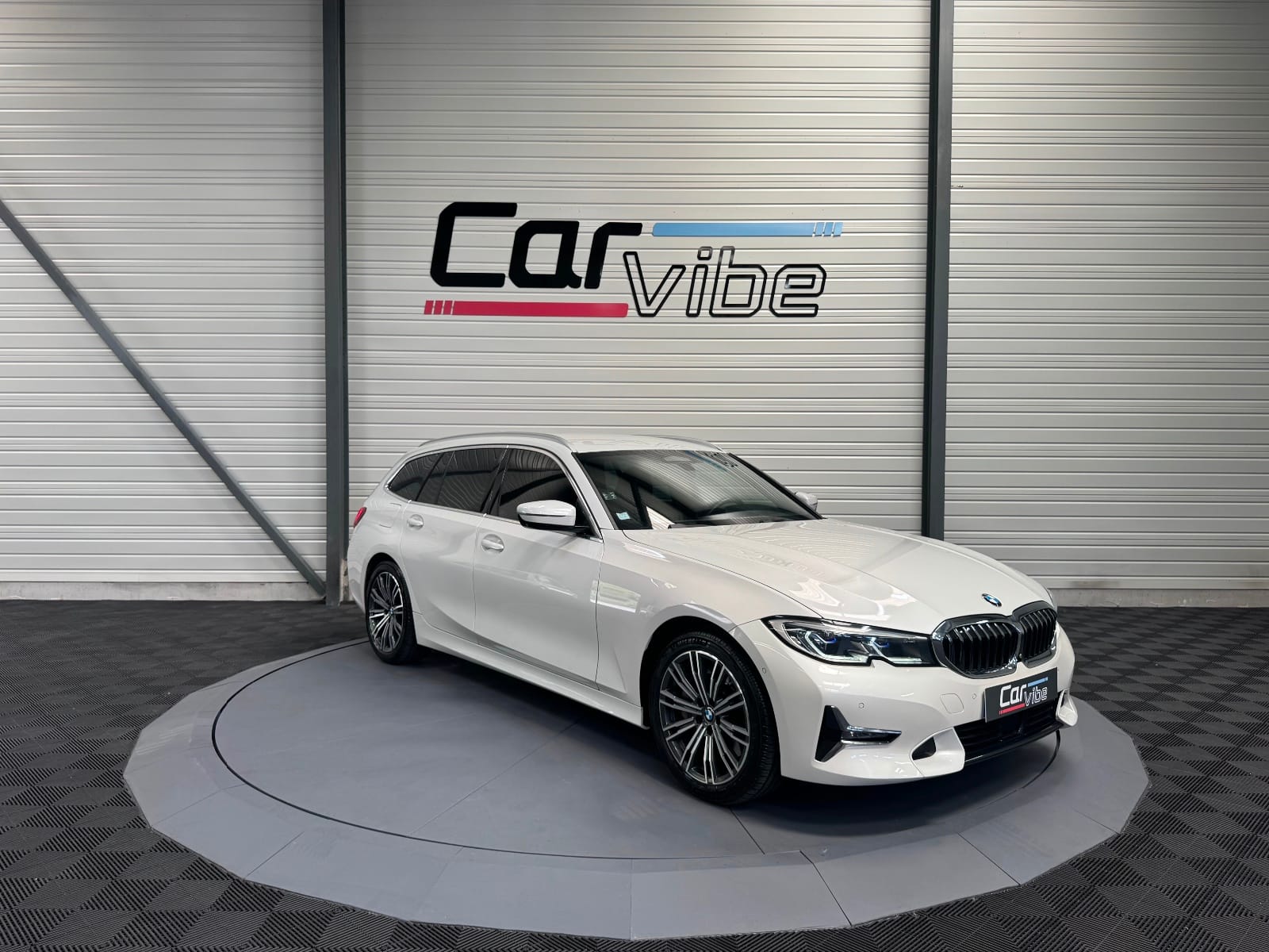 BMW Serie 3 Touring G21 Luxury — photo 1