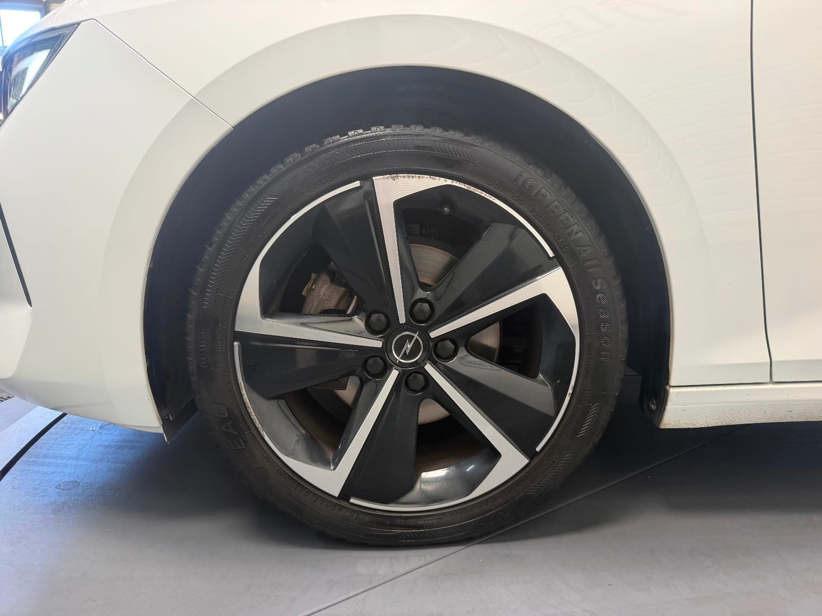 Opel Astra Elegance Business — photo 23