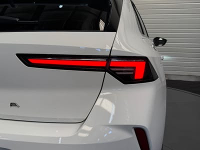 Opel Astra Elegance Business — photo 18