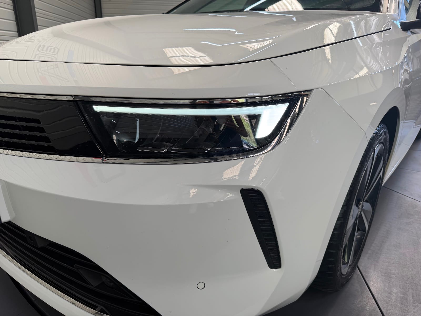 Opel Astra Elegance Business — photo 19