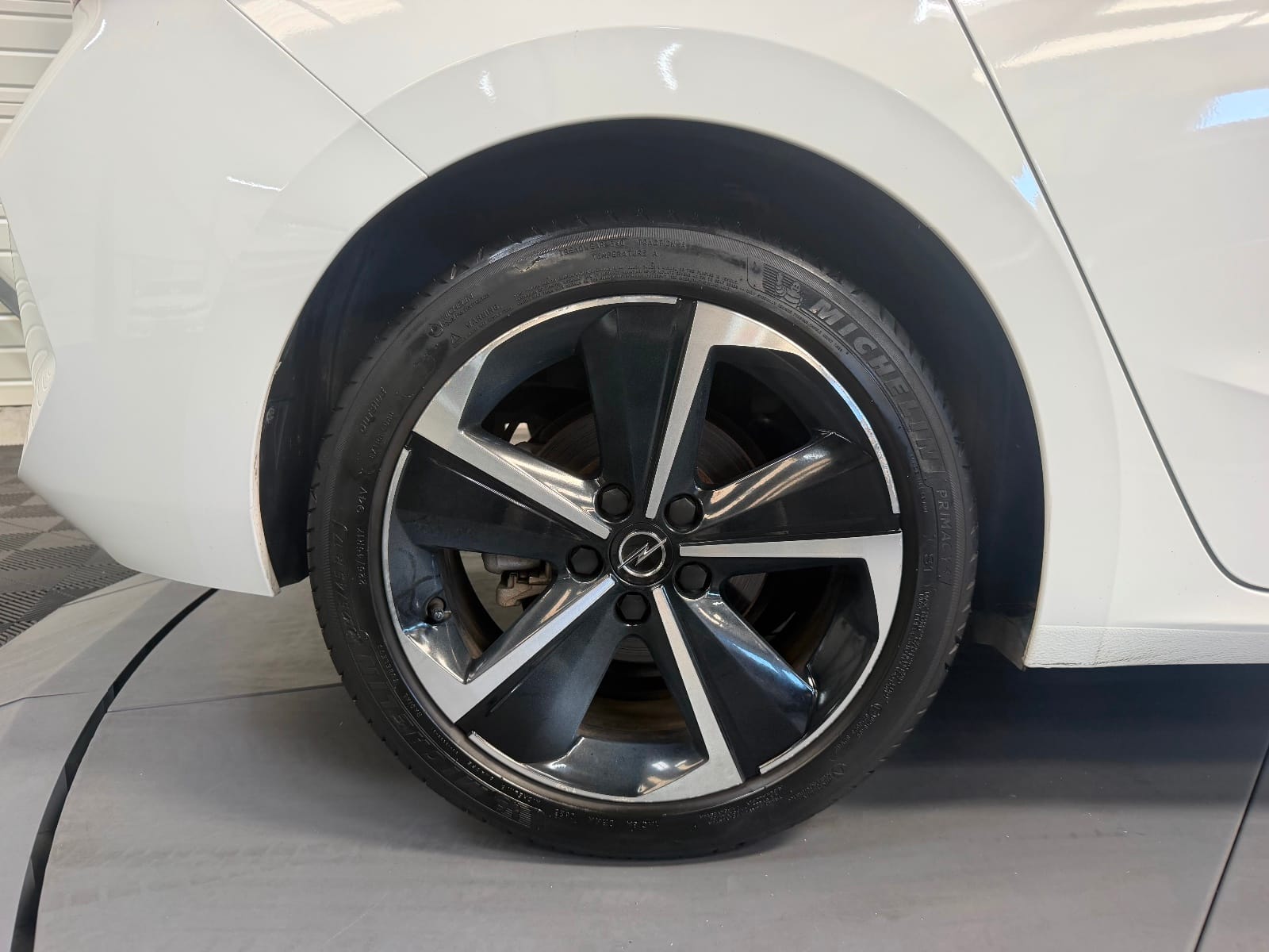 Opel Astra Elegance Business — photo 21