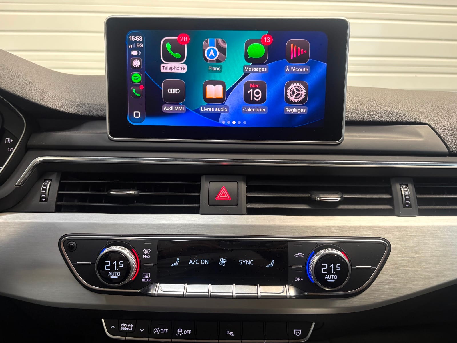 Audi A4 Avant S line — photo 16