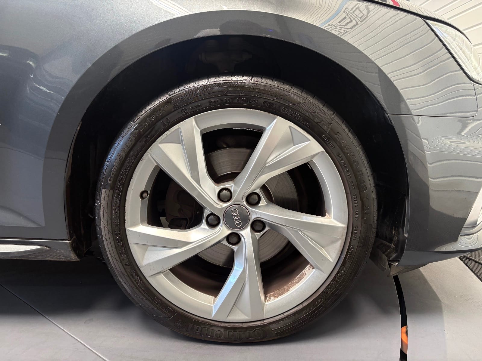 Audi A4 Avant S line — photo 28