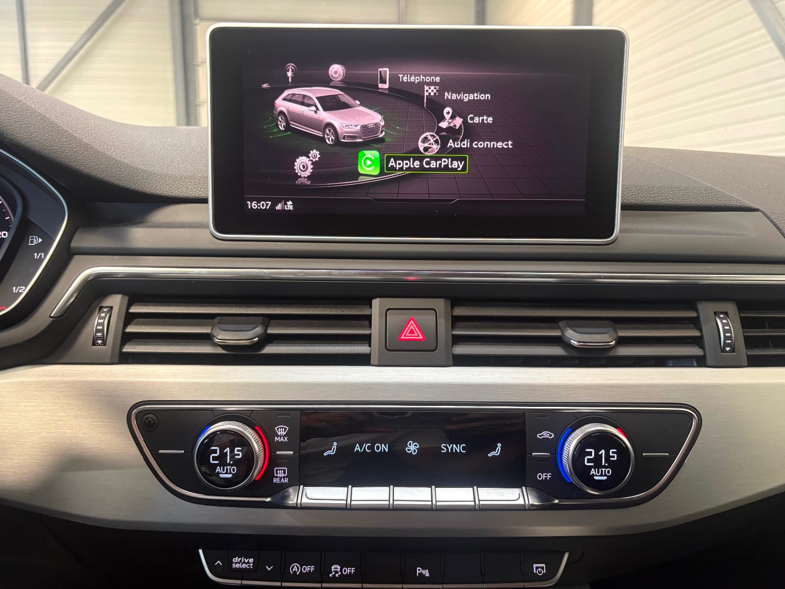 Audi A4 Avant S line — photo 18