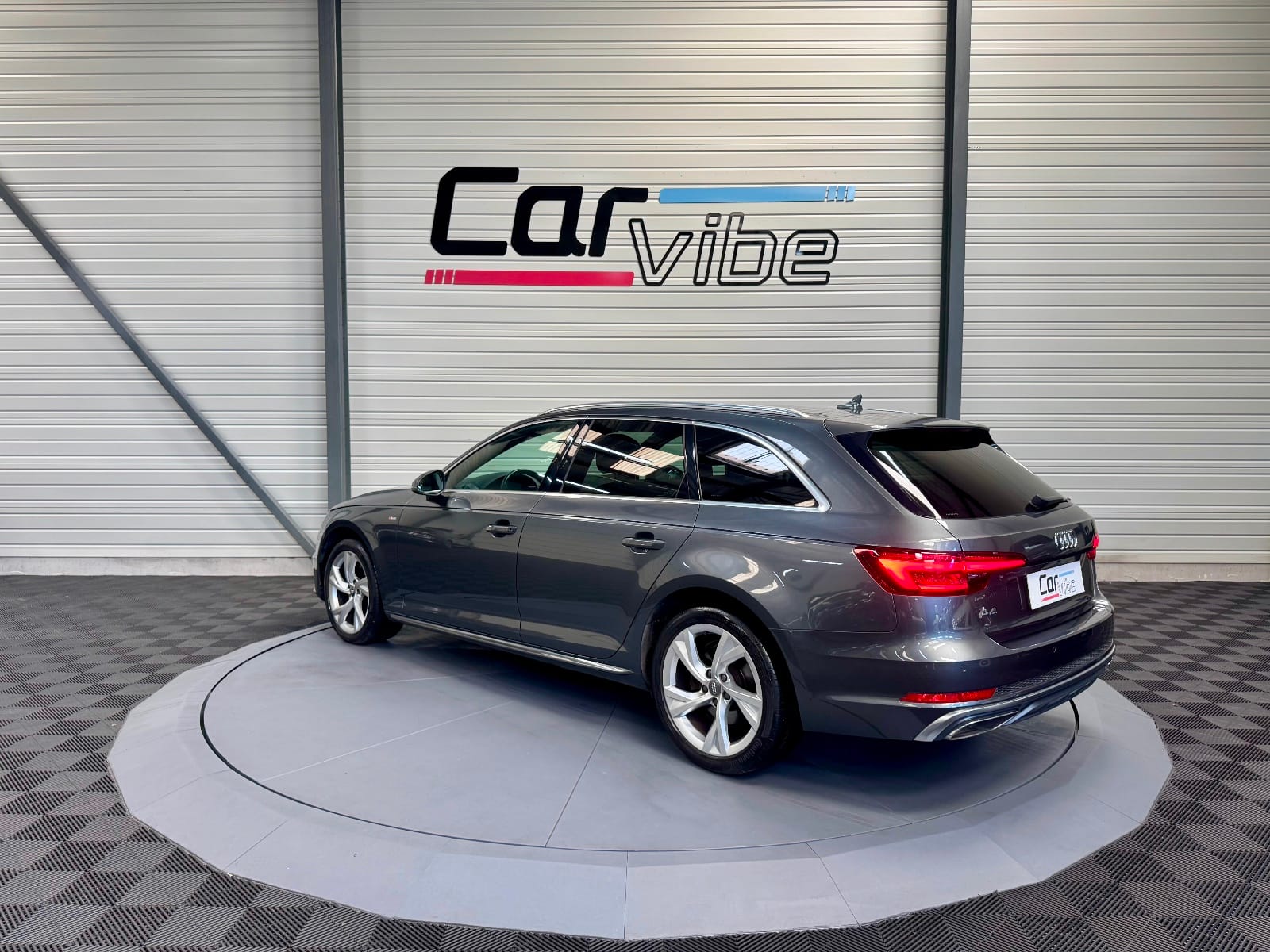 Audi A4 Avant S line — photo 6