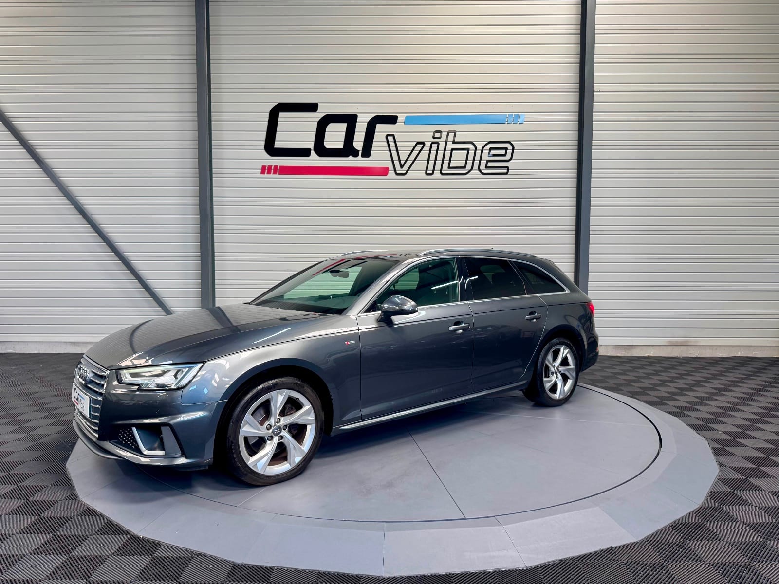 Audi A4 Avant S line — photo 8